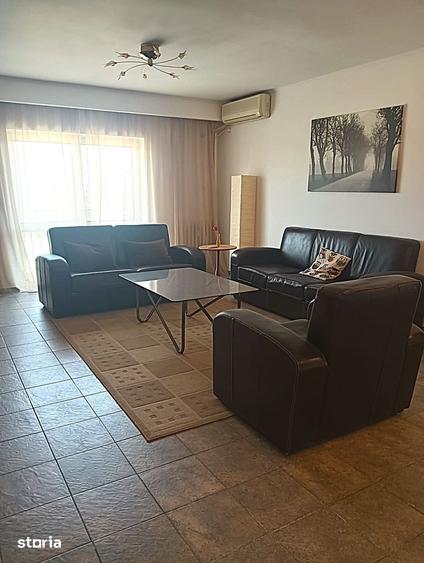 Apartament cu 3 camere în Centrul Civic