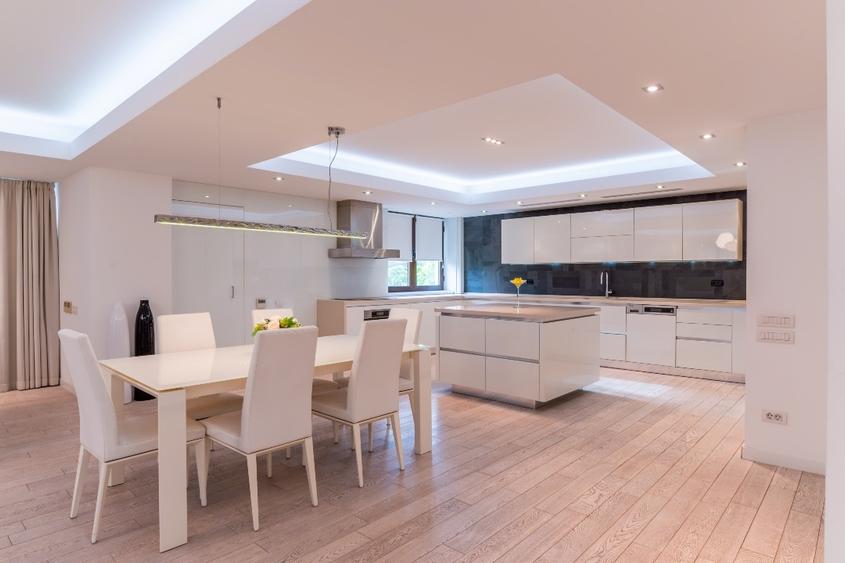 Apartament cu 3 camere decomandat, mobilat în Herăstrău