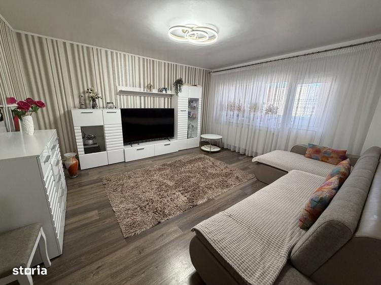 Apartament cu 3 camere decomandat în Buzaului