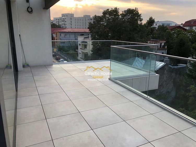 Apartament cu 3 camere decomandat în Dorobanți