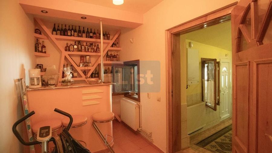 Casă cu 4 camere cu Canalizare în Muncitoresc