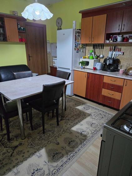 Casă cu 4 camere în Libertății