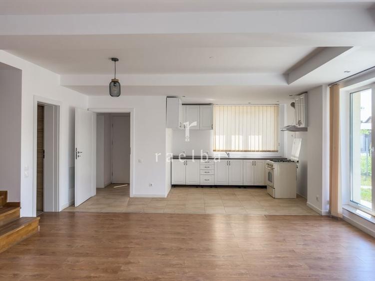 Casă individuală cu 3 camere cu Canalizare în Corbeanca