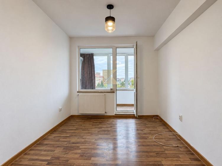 Apartament cu 3 camere semidecomandat în Gării