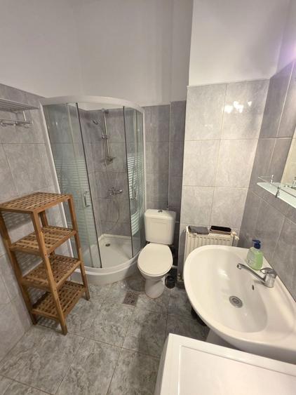 De inchiriat apartament cu o camera ultracentral, et. 1, 320 euro - 5