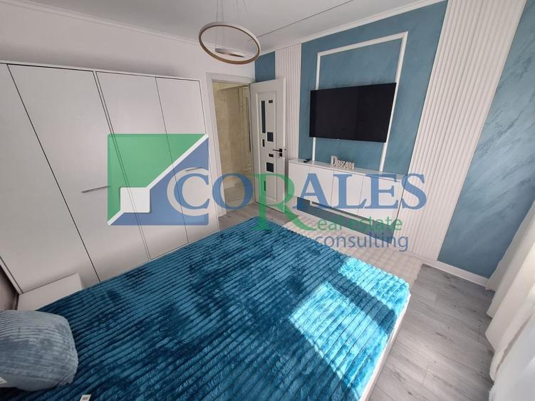 Apartament cu 3 camere semidecomandat, mobilat în Dâmbovița
