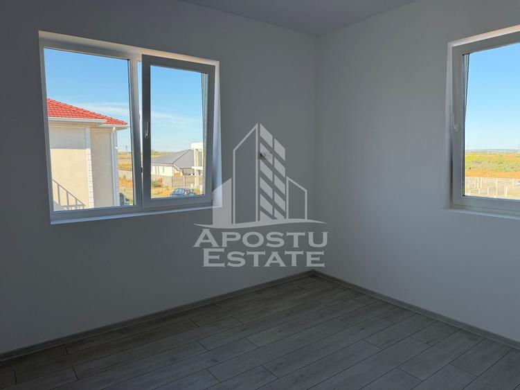 Duplex cu 4 camere cu Canalizare în Remetea Mare