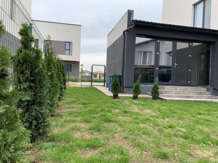 Casă individuală cu 5 camere cu Canalizare în Tunari