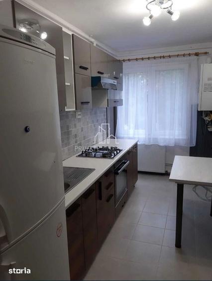 Apartament cu 3 camere decomandat, mobilat în Budai