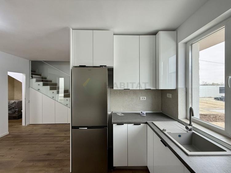 Duplex cu 4 camere cu Canalizare în Tunari