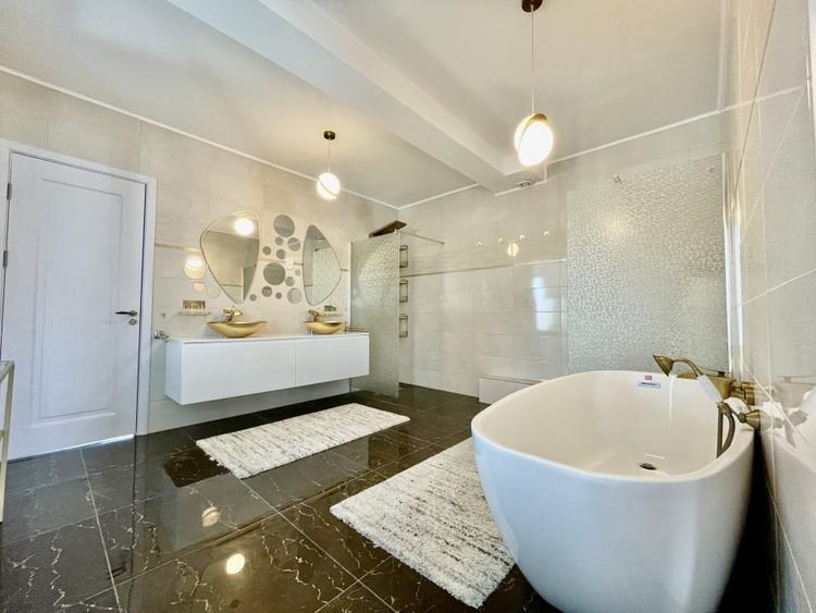 Duplex cu 3 camere cu Canalizare în Mamaia-Sat
