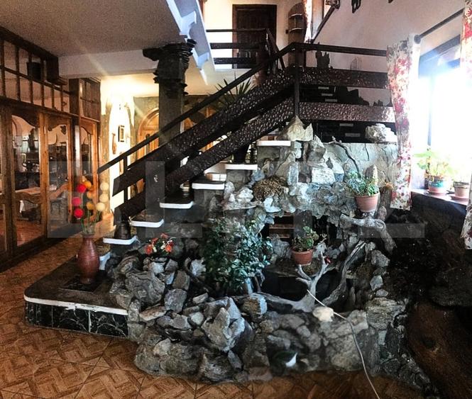 Casă individuală cu 5 camere cu Teren 3000 Mp în Teiș