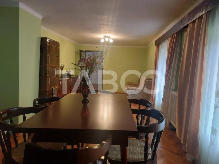 Casă cu 5 camere decomandat cu Canalizare în Cisnădie
