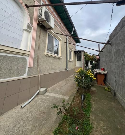 Casă individuală cu 4 camere cu Canalizare în 23 August