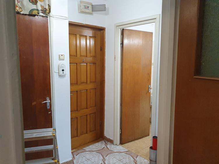 Apartament cu 2 camere decomandat în Drumul Taberei