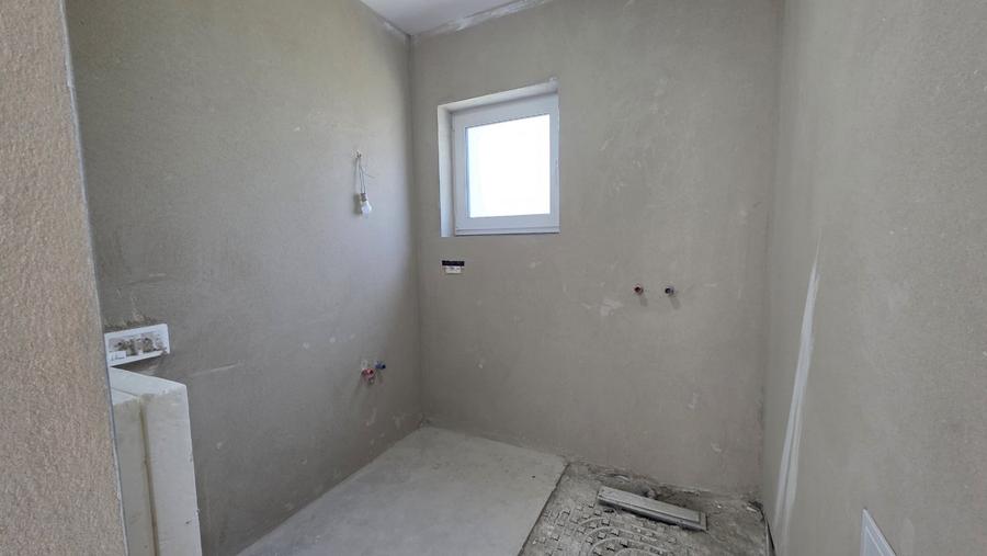 Duplex cu 5 camere cu Canalizare în Dumbrăvița