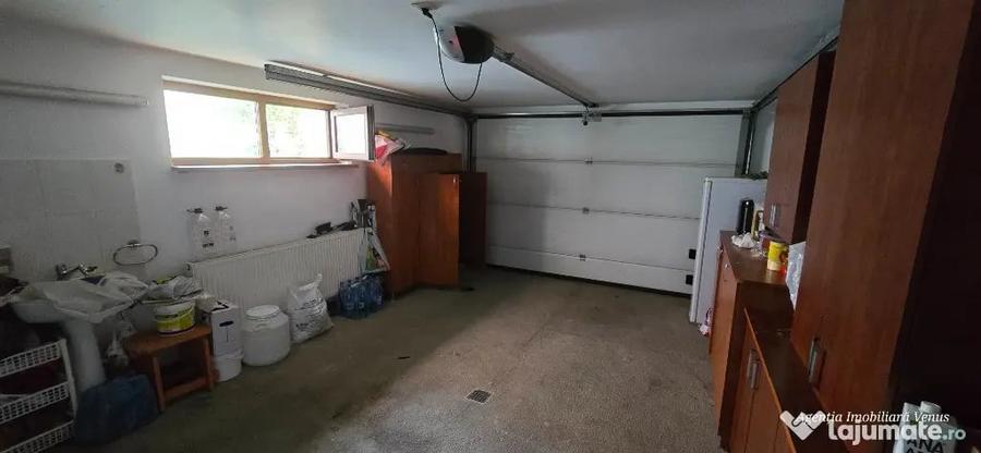 Casă cu 5 camere cu Teren 860 Mp în Central