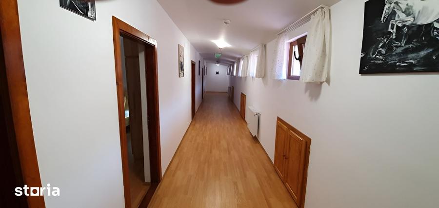 Casă cu 8 camere cu Teren 6100 Mp în Berevoești