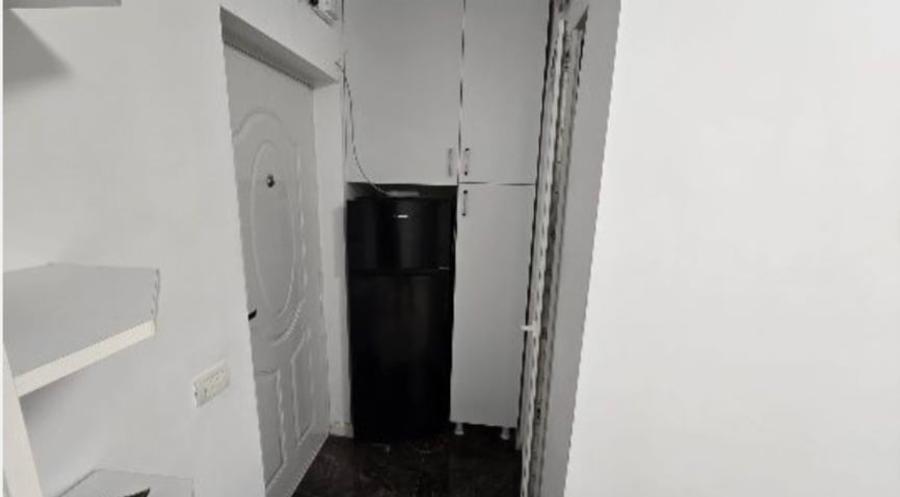 Garsonieră decomandată în Brâncoveanu