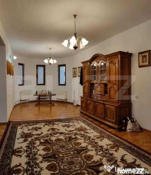Casă cu 6 camere cu Teren 1178 Mp în Cetate