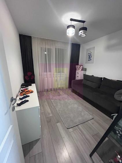 Apartament cu 3 camere decomandat în Liviu Rebreanu