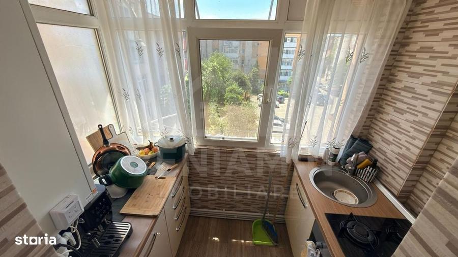 Apartament cu 2 camere decomandat în Craiovița Nouă