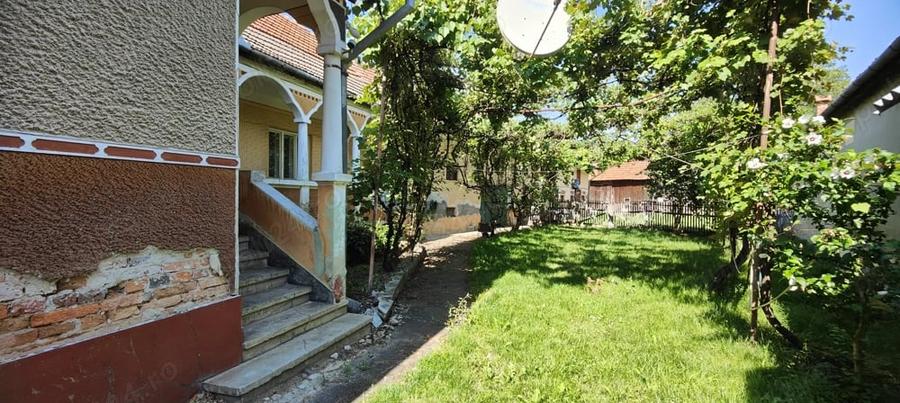 Casă cu 4 camere cu Teren 3196 Mp în Ohaba