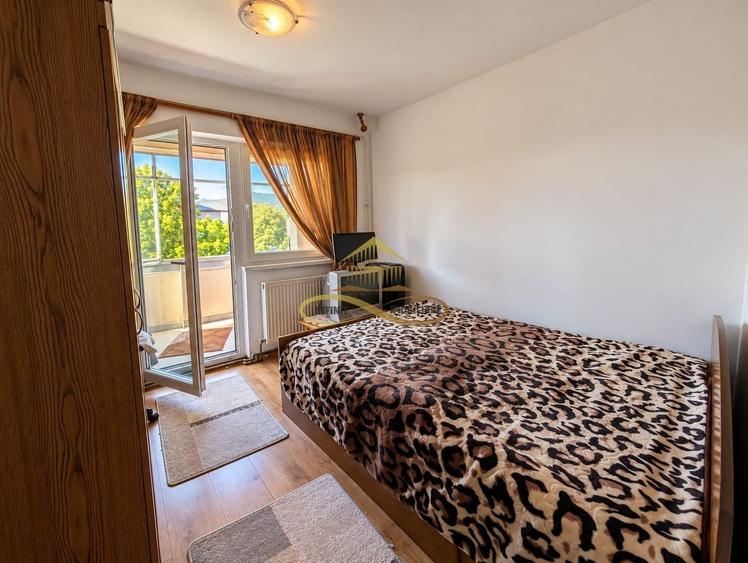 Apartament cu 3 camere decomandat în 9 Mai