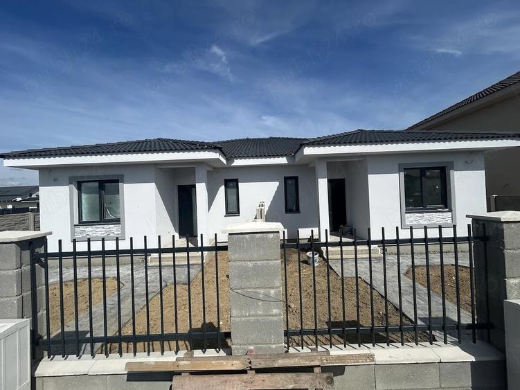 Casă cu 4 camere cu Teren 315 Mp în Moșnița Veche