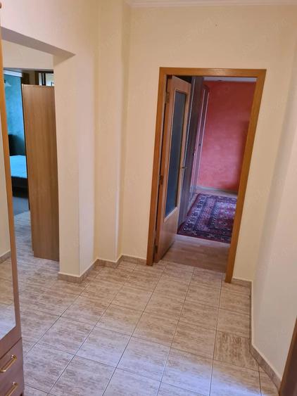 Apartament cu 3 camere decomandat în Vitan