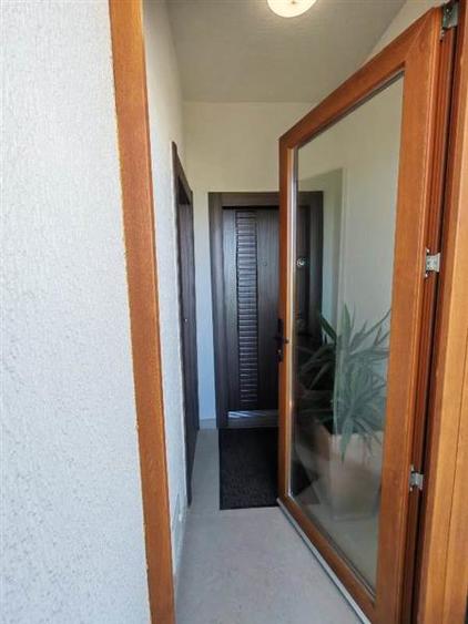 Apartament cu 3 camere decomandat în Clinceni
