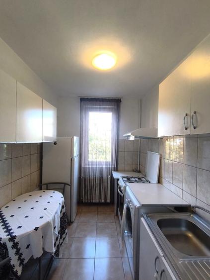 Apartament cu 2 camere semidecomandat în Berceni