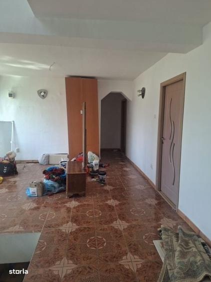 Casă cu 4 camere cu Teren 1000 Mp în Târgșoru Vechi