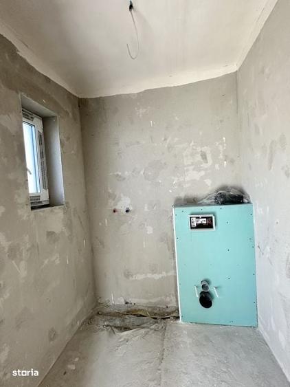 Casă cu 4 camere cu Teren 400 Mp în Luna