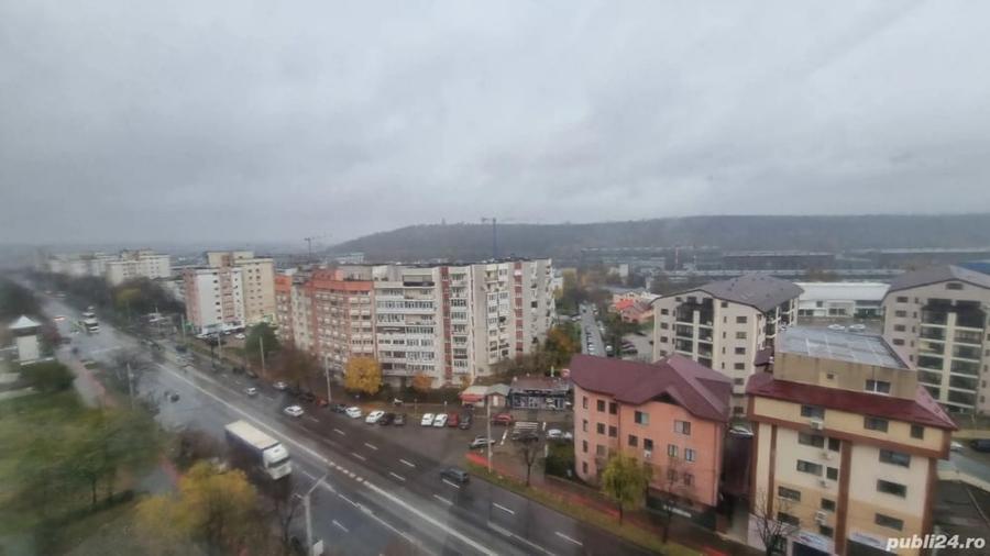 Apartament cu 4 camere decomandat în Central