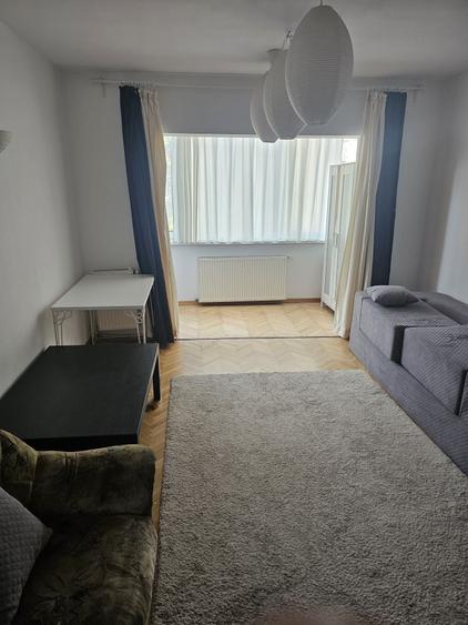 Apartament cu 4 camere semidecomandat în Grigorescu