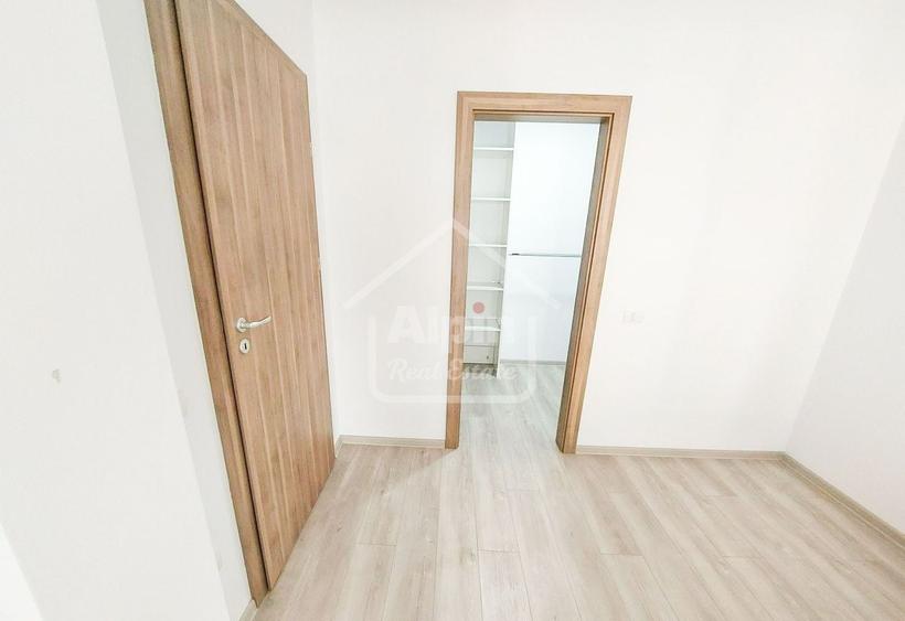 Apartament cu 2 camere decomandat, mobilat în Tractorul