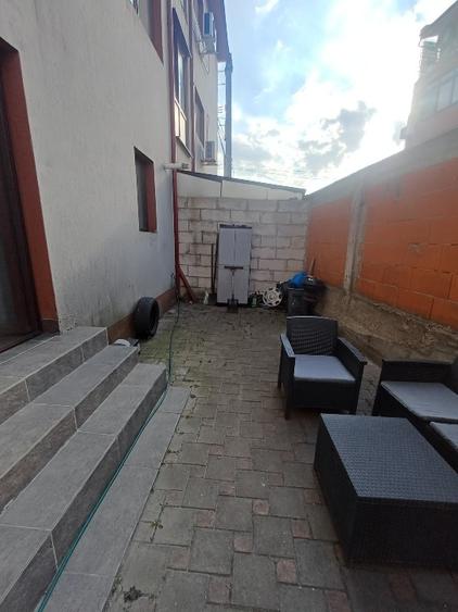 Apartament cu 2 camere decomandat, mobilat în Central