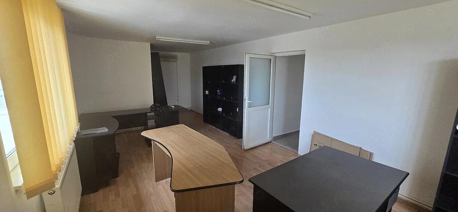 Spațiu comercial, de 380 mp, în Blejoi