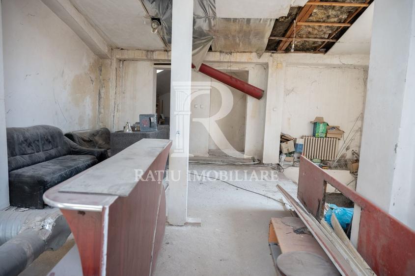 Spațiu comercial, de 300 mp, în Decebal