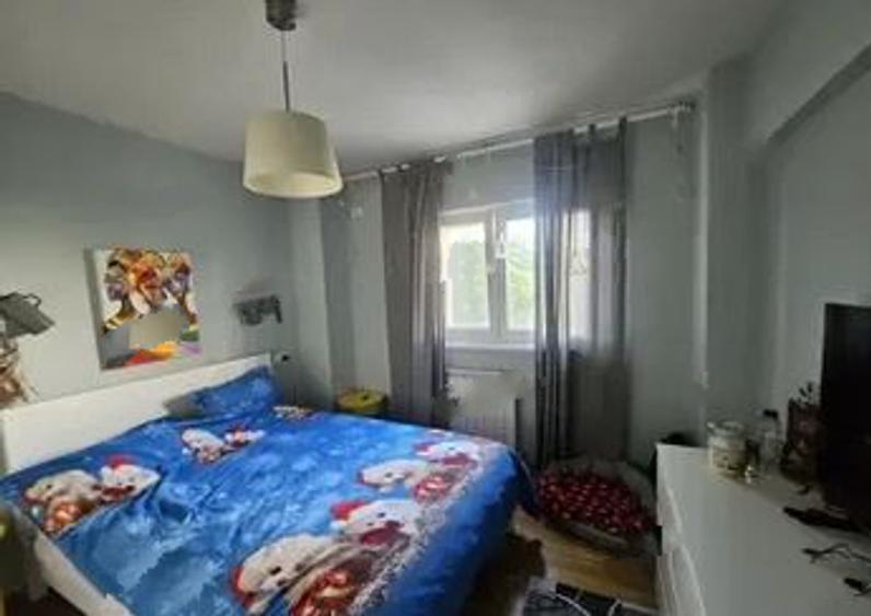Apartament cu 4 camere decomandat în Colentina