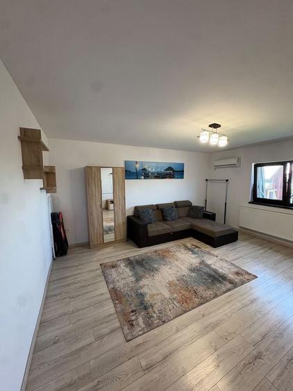 Apartament cu 2 camere decomandat în Rediu