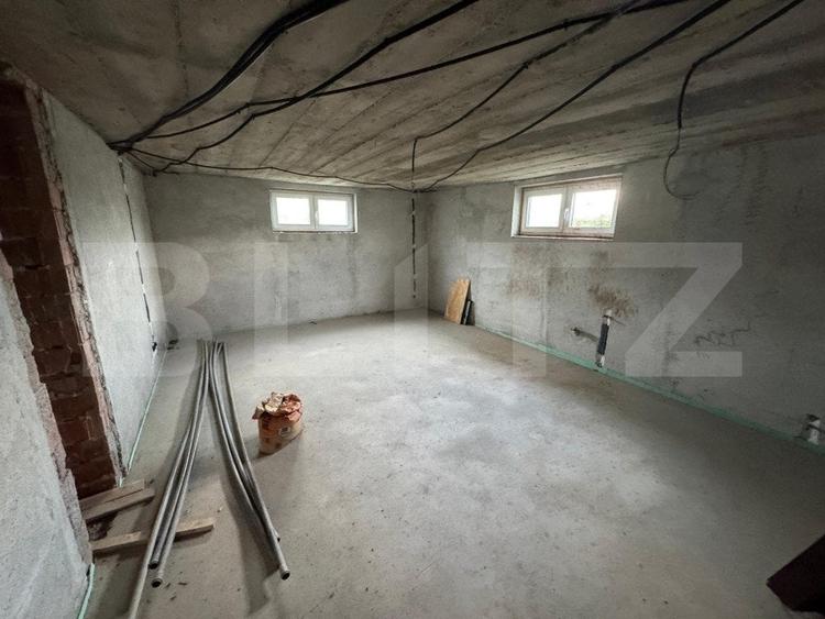 Casă individuală cu 9 camere cu Teren 1005 Mp în Ampoi 3