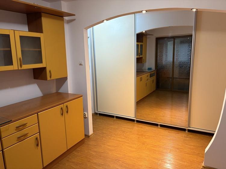 Apartament cu 2 camere decomandat în Florești