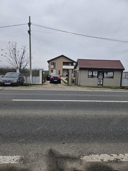 Casa P+1 prevazuta cu Spatiu Comercial DN3 - 6