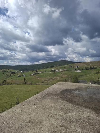 Casă cu Teren 1300 Mp în Măguri