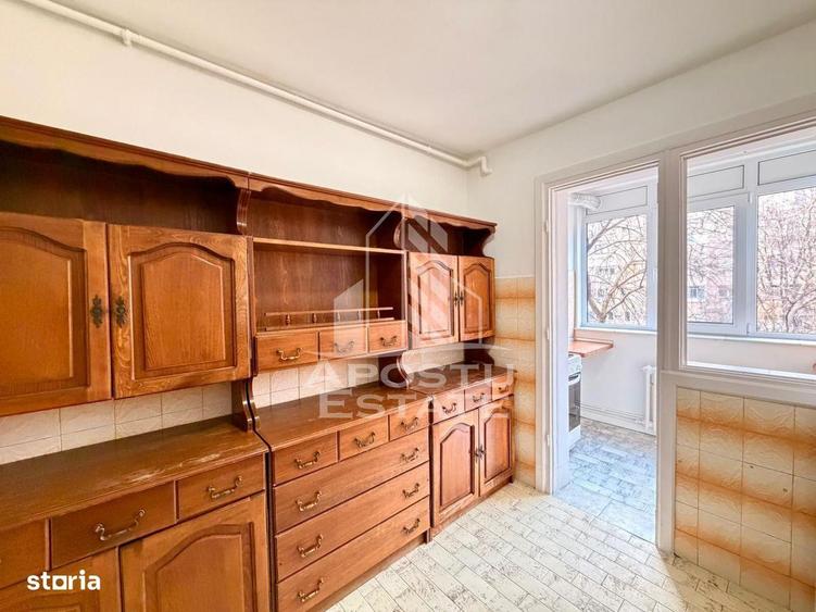 Apartament cu 3 camere, mobilat în Complex Studențesc