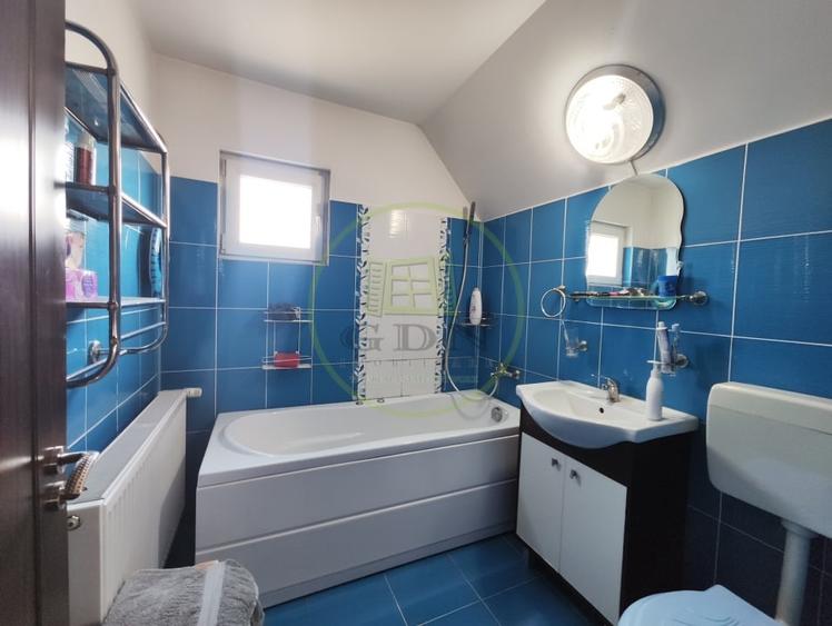 Casă individuală cu 5 camere cu Teren 233 Mp în Brestei