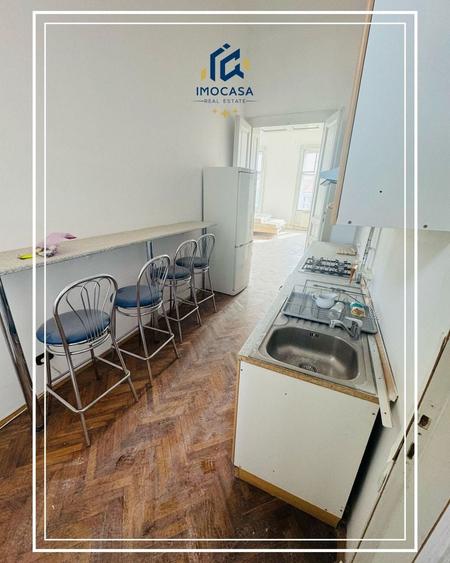Apartament cu 4 camere semidecomandat, mobilat în Central