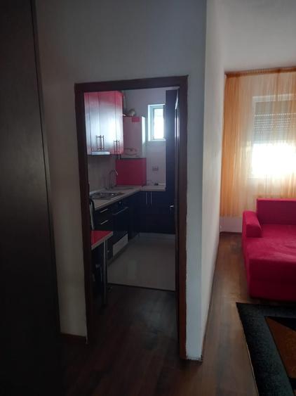 Apartament cu 3 camere semidecomandat în Chiajna